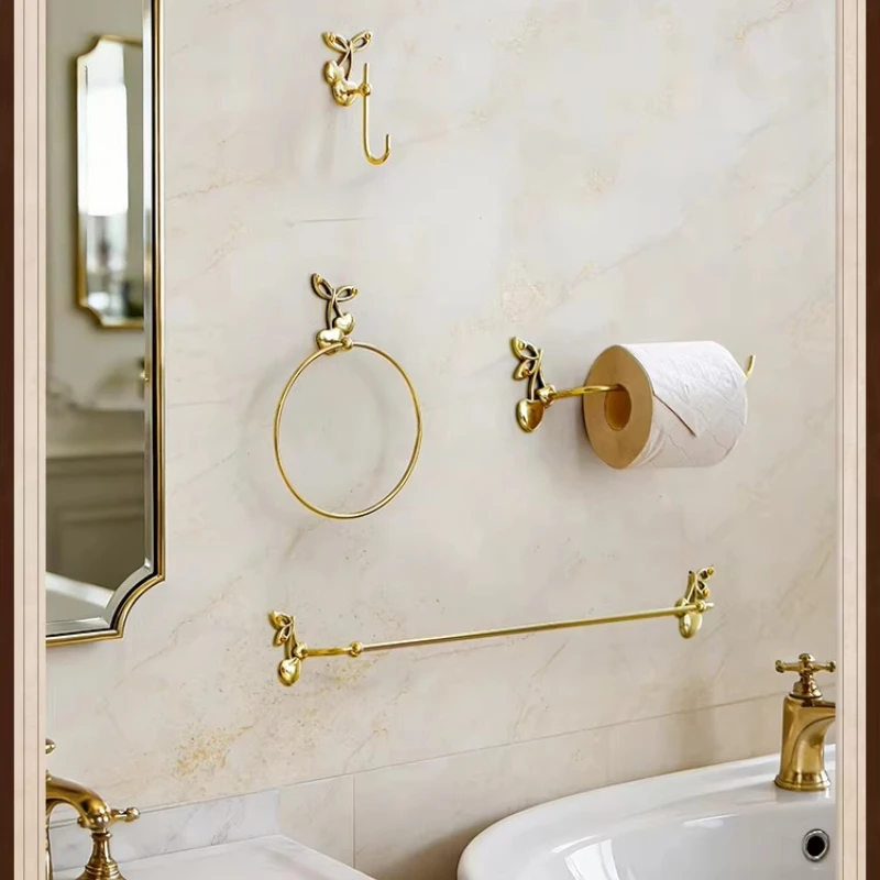 Vintage Brass Towel Ring-style Storage Rack, A Hole-free Towel Rack, Suitable for Use in Bathrooms and For Storing Bath Tissues.