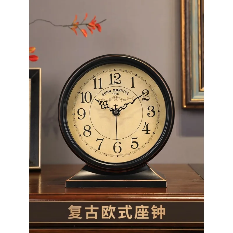 European retro clock living room 2025 new pendulum desktop clock light luxury desktop high-end American desk clock