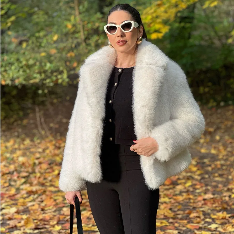 2025 여성용 인조 모피 숏 코트 긴 소매 라펠 솔리드 베이지 우아한 캐주얼 두꺼운 따뜻한 아우터웨어 트렌드