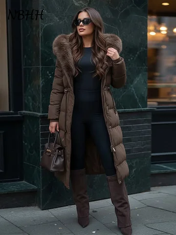 Długa damska kurtka zimowa puchowa z kapturem, regulowanym sznurkiem w talii, futrzanym kołnierzem, zapinana na zamek, pikowana, ocieplana kurtka 2025, ciepła parka, odzież wierzchnia.