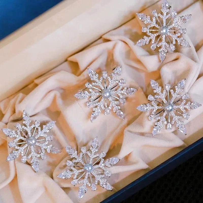 Silk Japan And South Korea Micro-Inlaid Zircon Beaded Pin Trembles Net Red With Temperament Corsage Personality Snowflake Brooch