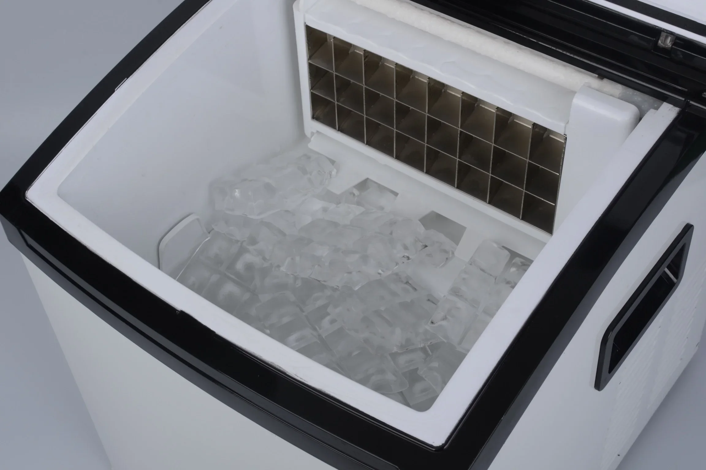 12kgs Matt Black 1.5kg Water Tank 24pcs Ice 1kgs Storage Transparent Clear Cubic Shape Ice Making Machine for Home Small Shop