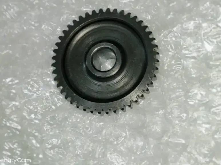 the GEAR,STARTER IDLER idle gear of Benelli 600cc 500cc 300cc engine 250cc ENGINE view 3