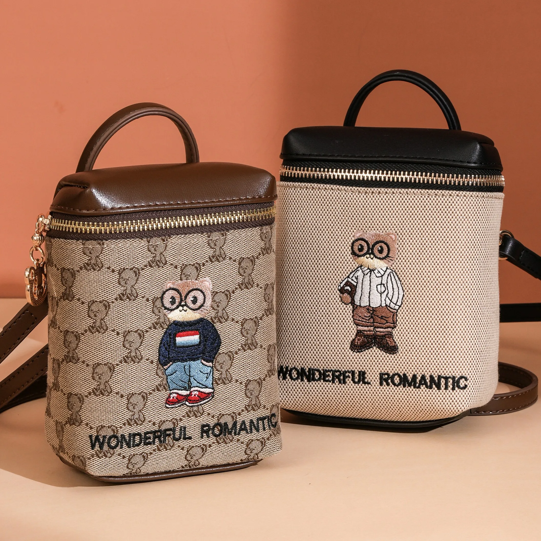 

Ladies Mini Crossbody Phone Bag with Delicate Embroidered Bear Pattern Outdoor Small Shoulder Bag for Women Purse