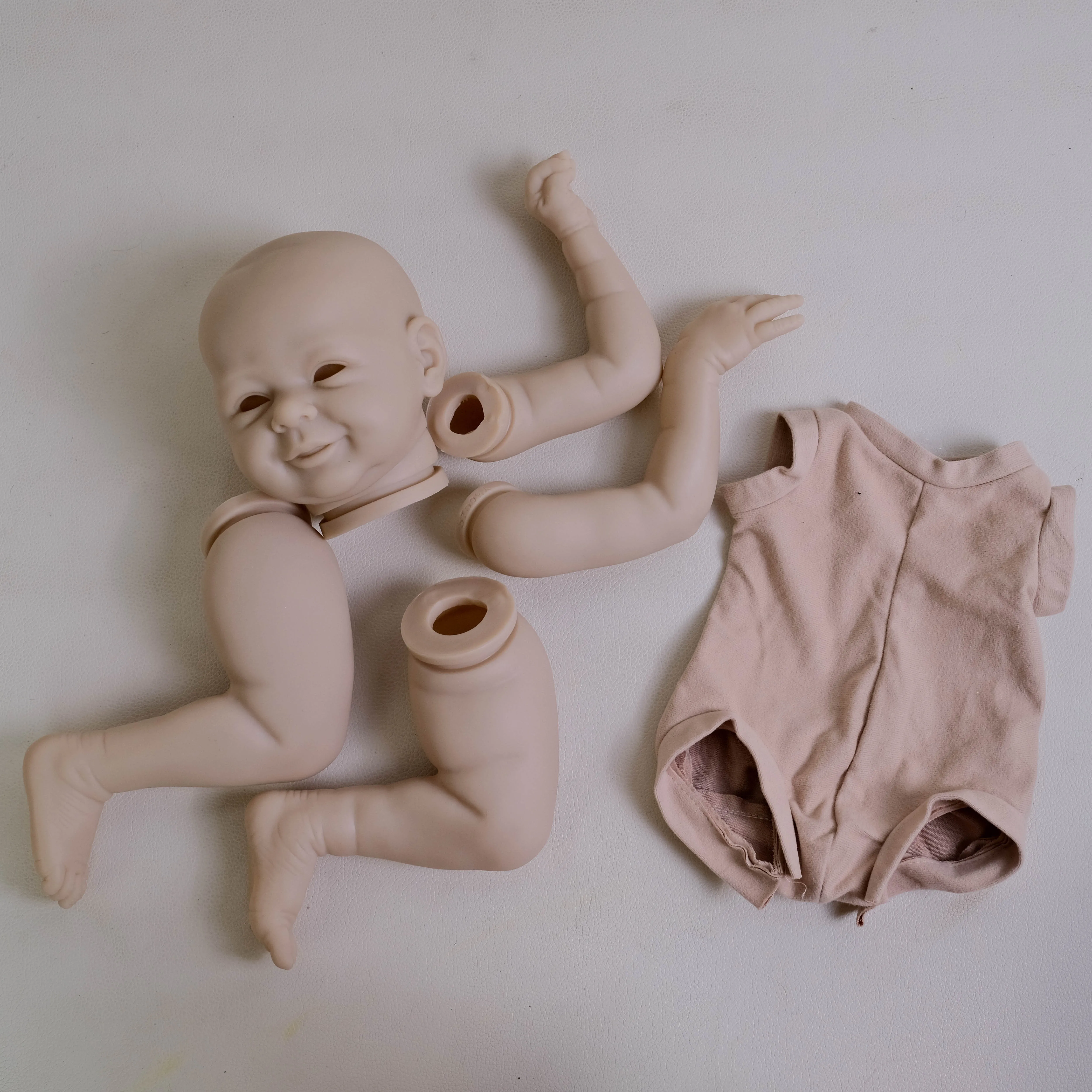 DLS 뉴 리본 인형 키트 20인치 아바 조이 미완성 미도색 DIY 인형 부품 (천 몸체와 눈 포함)