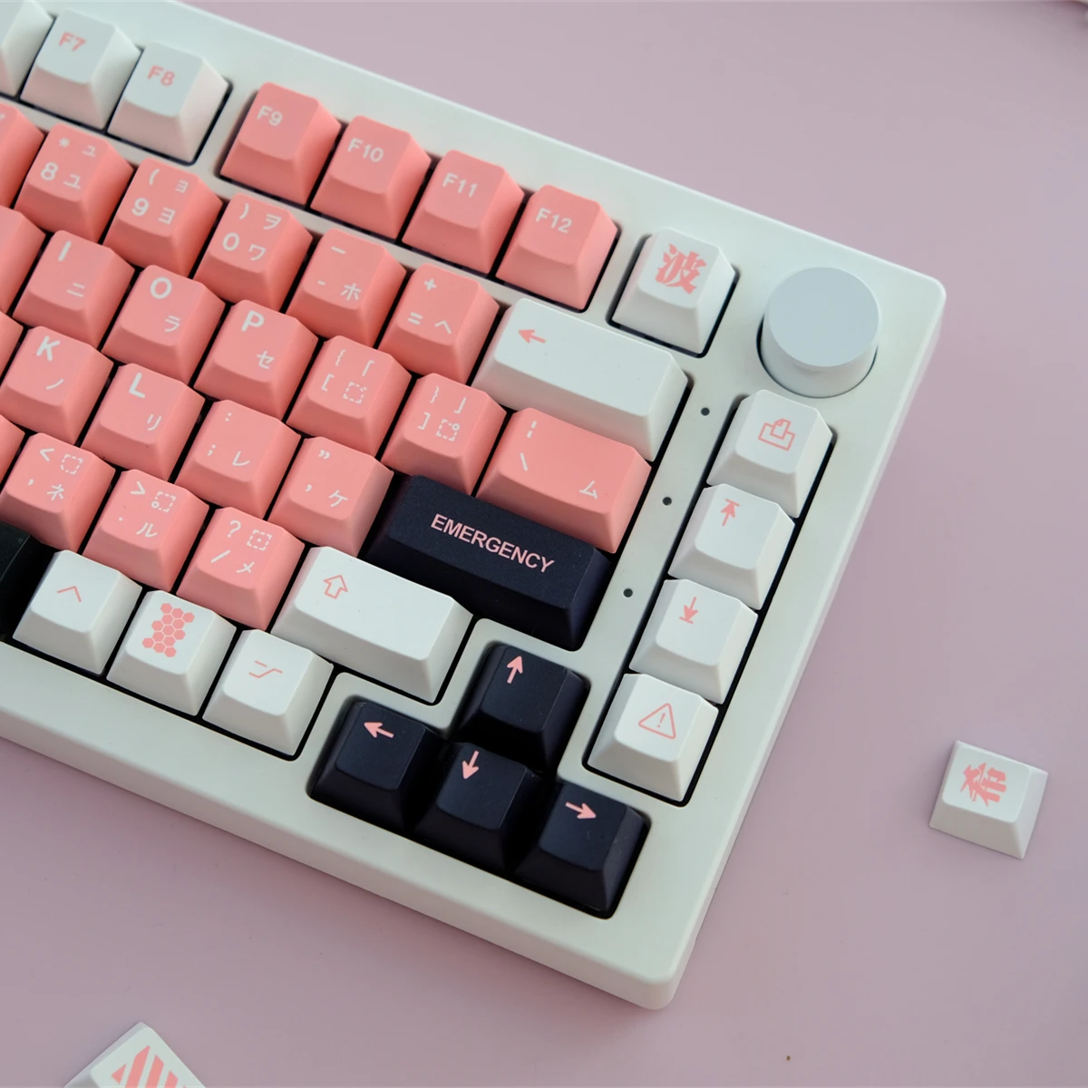 

No. 8, the original height of the keycap PBT, hot sublimation, suitable for mechanical keyboards, customized.
