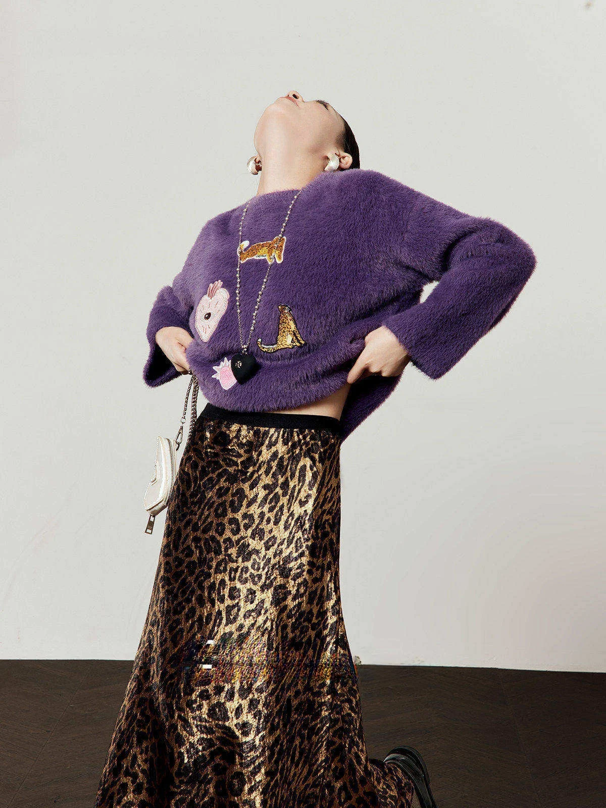 

Женский фиолетовый свитер Весна 2026: Новинка, вышитый, мягкий, свободный топ с круглым вырезом, длинными рукавами, комфортный, термовязаный