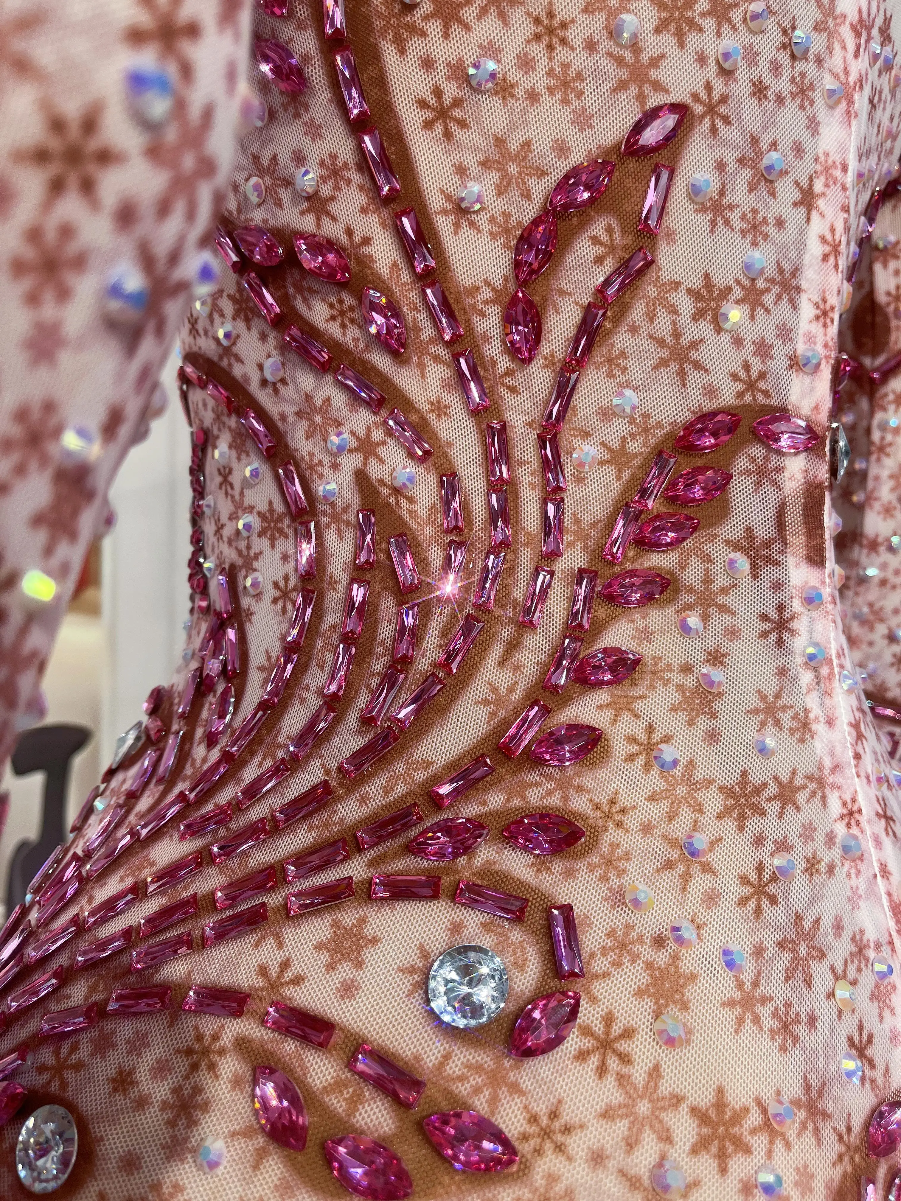 Pink shiny rhinestone jumpsuit mesh long sleeve jumpsuit special stage show costume dance show costume club vestibule Huahong