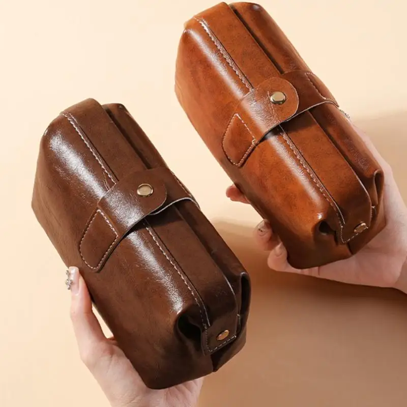 1 Stück Mädchen-Geldbörse in einfarbiger Ausführung mit Knopf, modische Vintage-Kosmetiktasche aus PU-Leder für Damen, große Kapazität, wasserdicht. – Detail 6