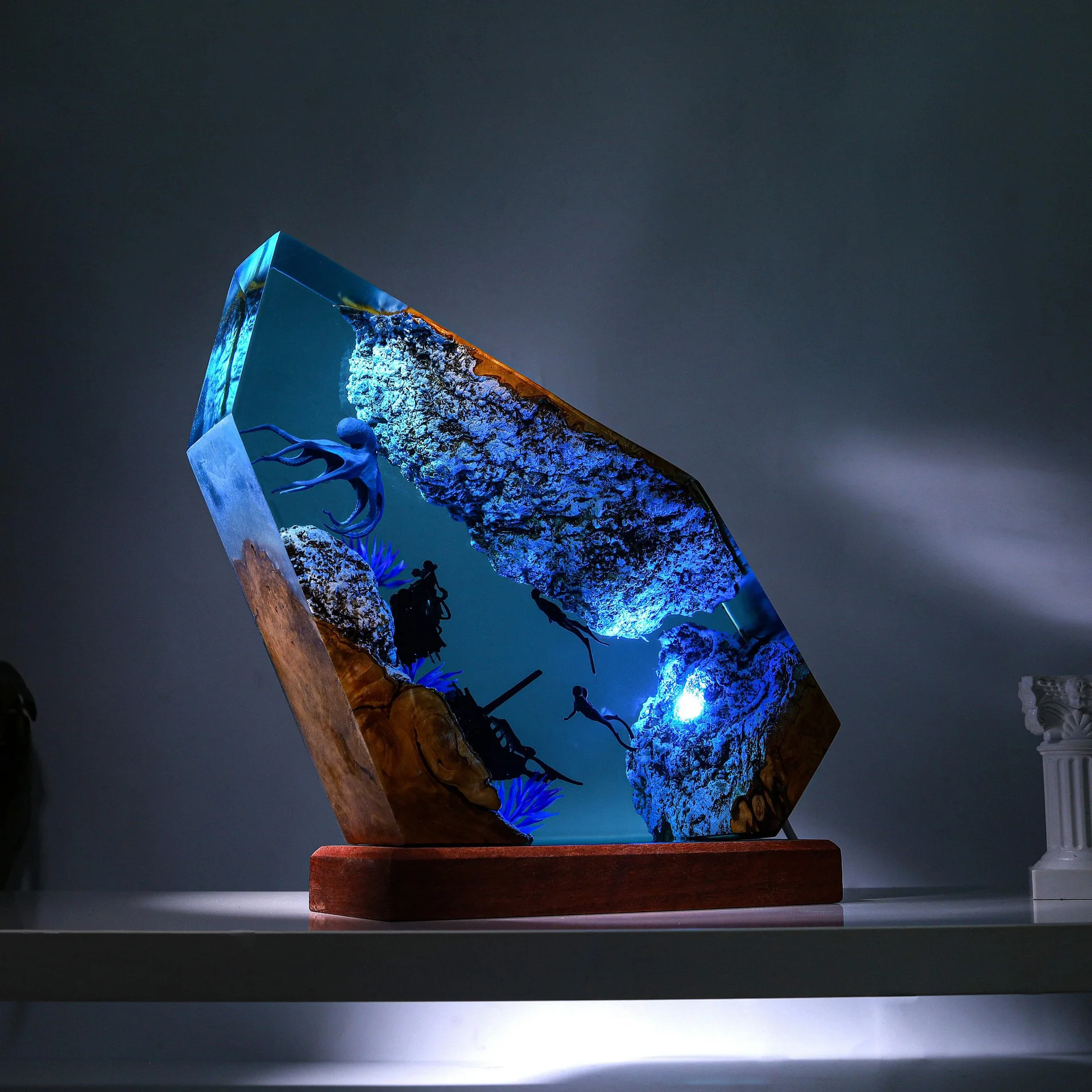 6x4 inches Ocean Breeze Oxygen Resin Wooden Luminous Display Piece Octopus Shipwreck Diver Atmosphere Home Decoration Art Piece