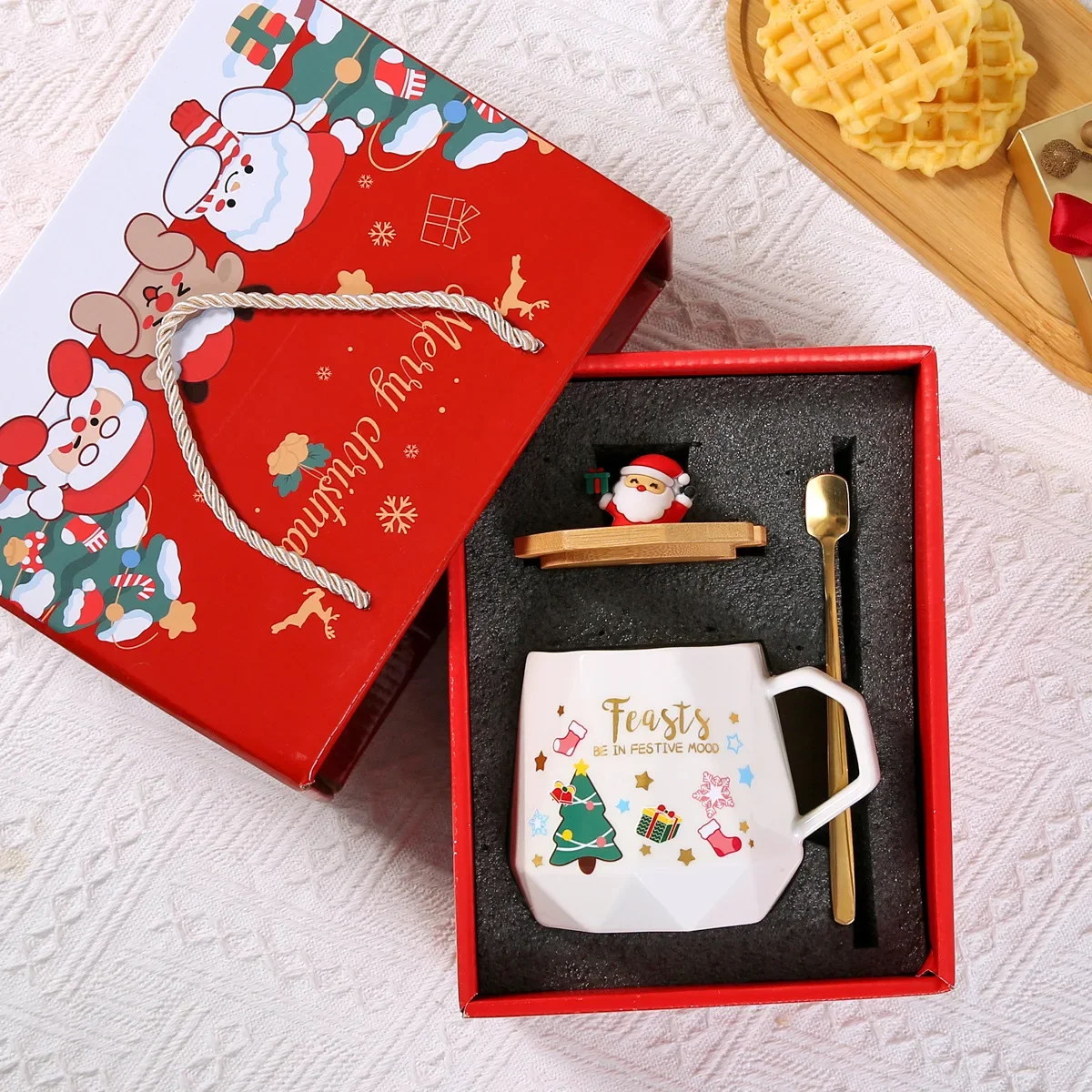 Neues Weihnachtsgeschenkset: Keramikbecher mit Deckel, Löffel-Set, Becher-Geschenkbox mit Weihnachtsmann für den Büro- oder Heimgebrauch, Kaffeetassen