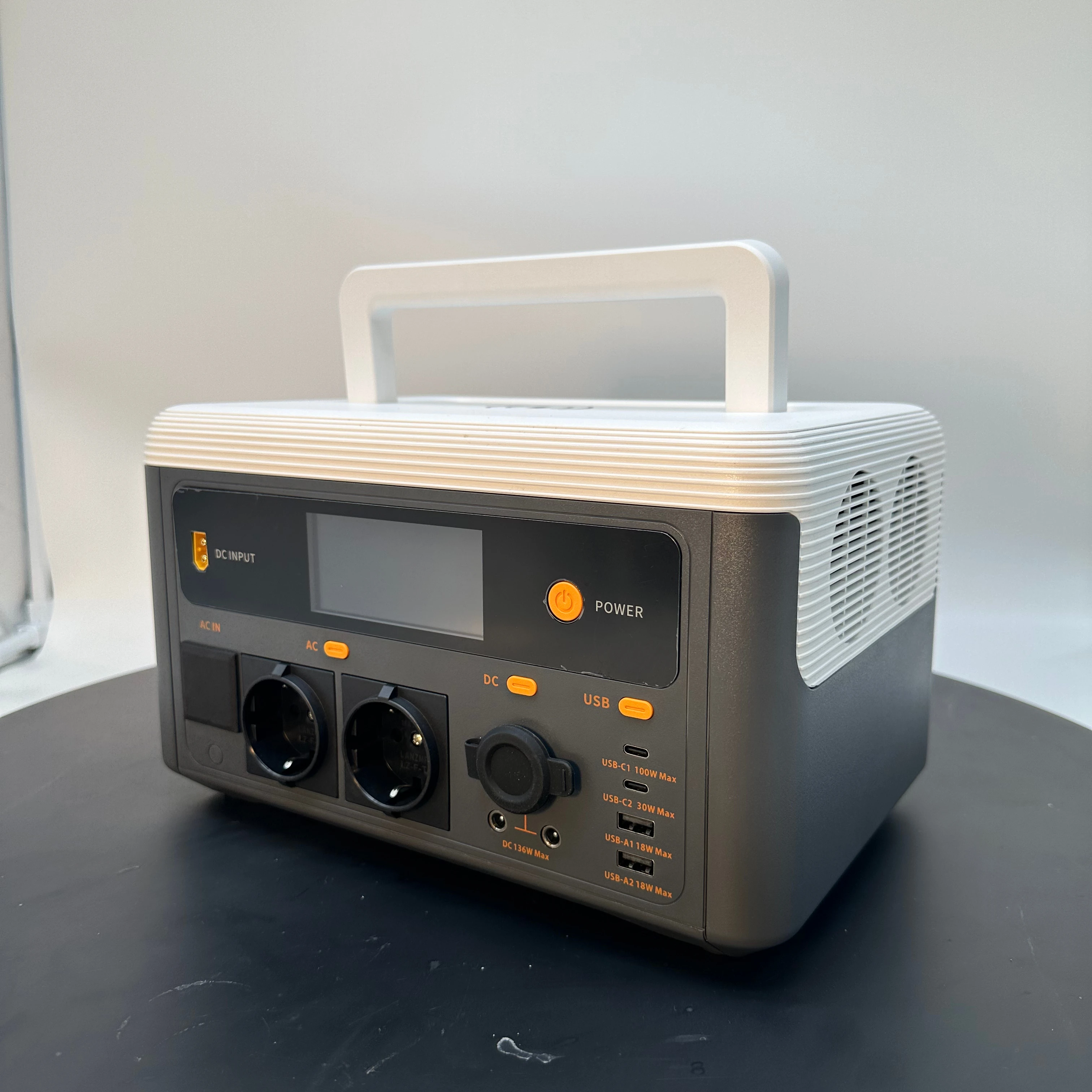 

2025 EU Stock Portable Solar Battery Generator Power Station Banks 700W Backup Mobile Energy Storage Hot Sale AU & US Plug Type