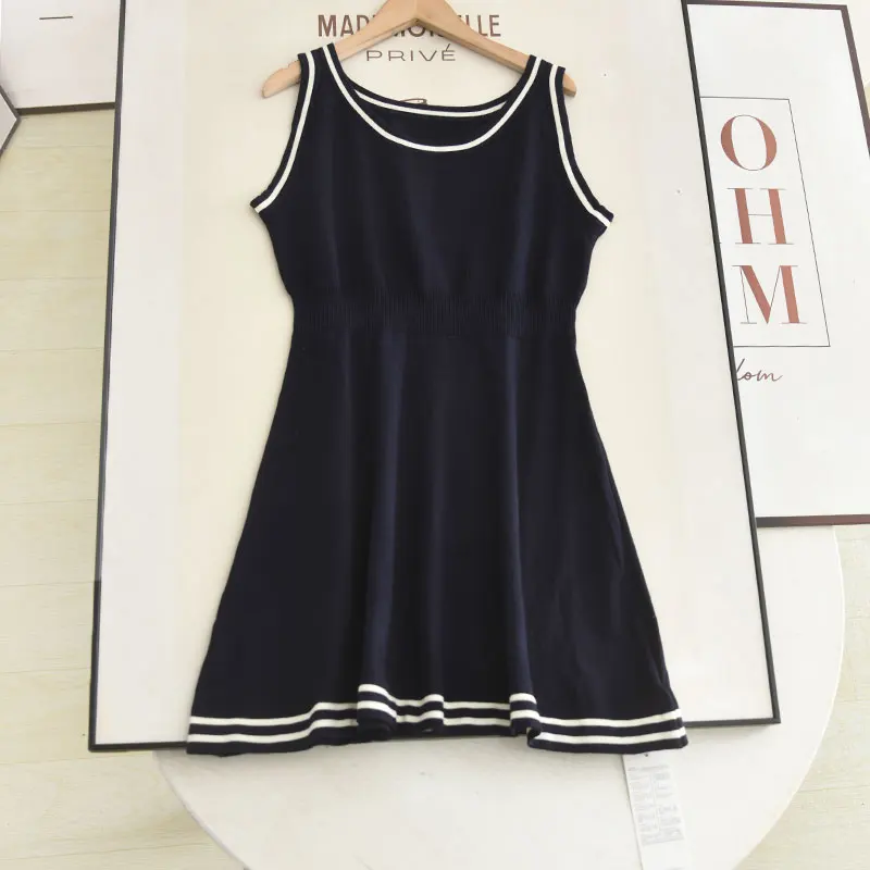 ゆったりとしたニットのVネックセーターベストとドクター風ツーピースセット、エレガントな秋のファション、レディースセットインセーター、アウターウェア