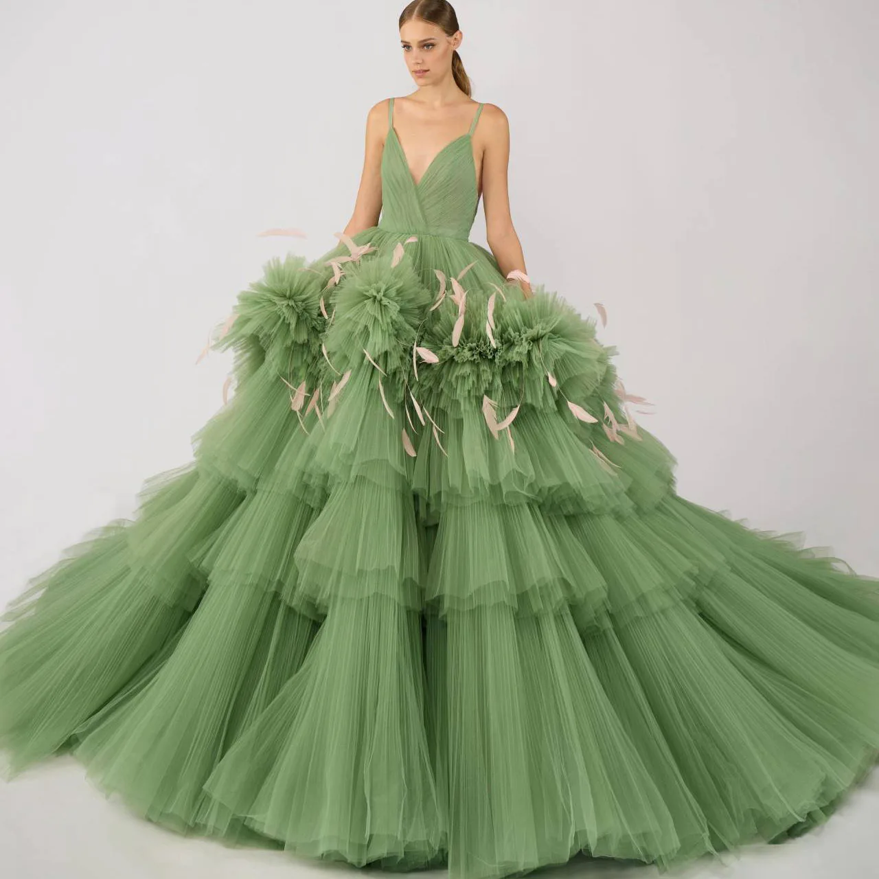 Stunning Fresh Green Tulle Prom Gowns Fluffy Tiered Tulle Maxi Dresses Woment To Party Feather Backless Long Robe