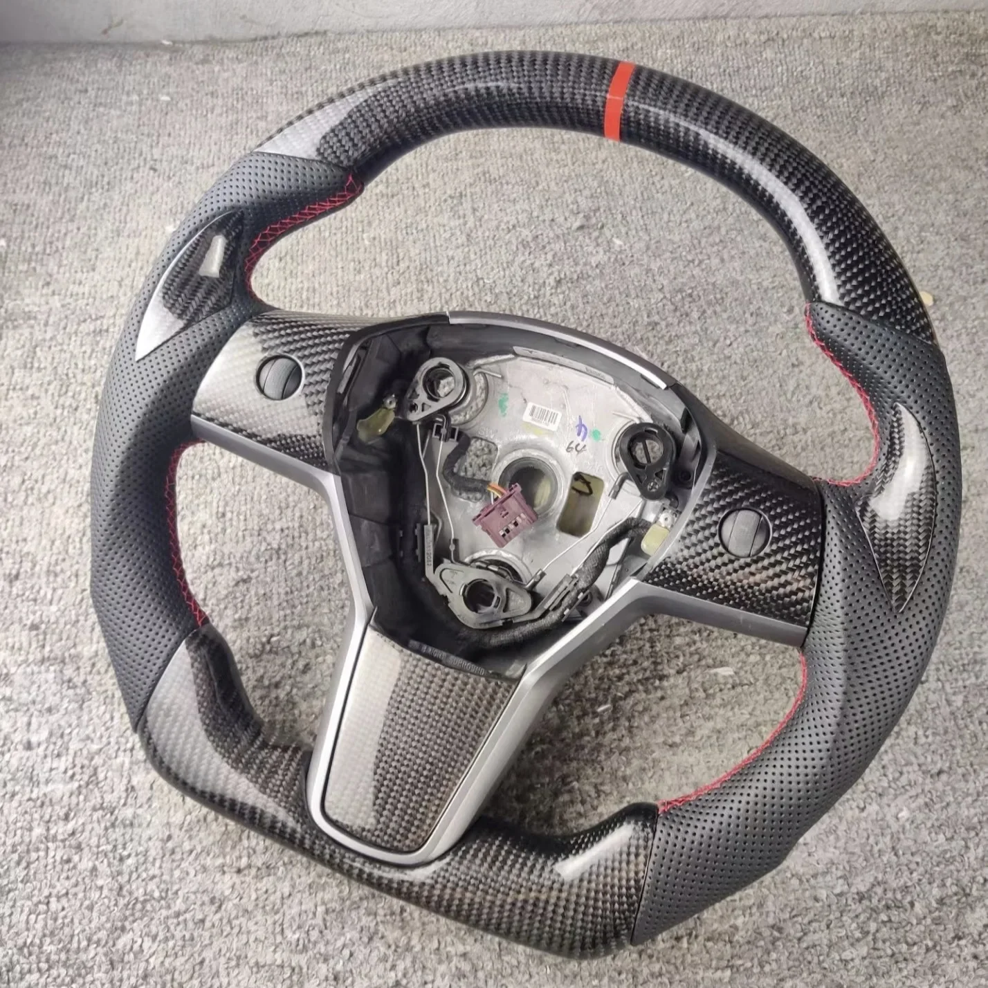 T e s l a Model 3/Y Modified Carbon Fiber Steering Wheel Upgraded Suede Pea D-shaped Steering Wheel