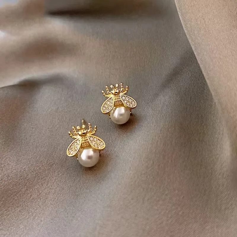 Honey Bee Pearl Stud Earrings For Women Niche Style Elegant Earring Ladies Wedding Party Birthday Jewelry Gifts