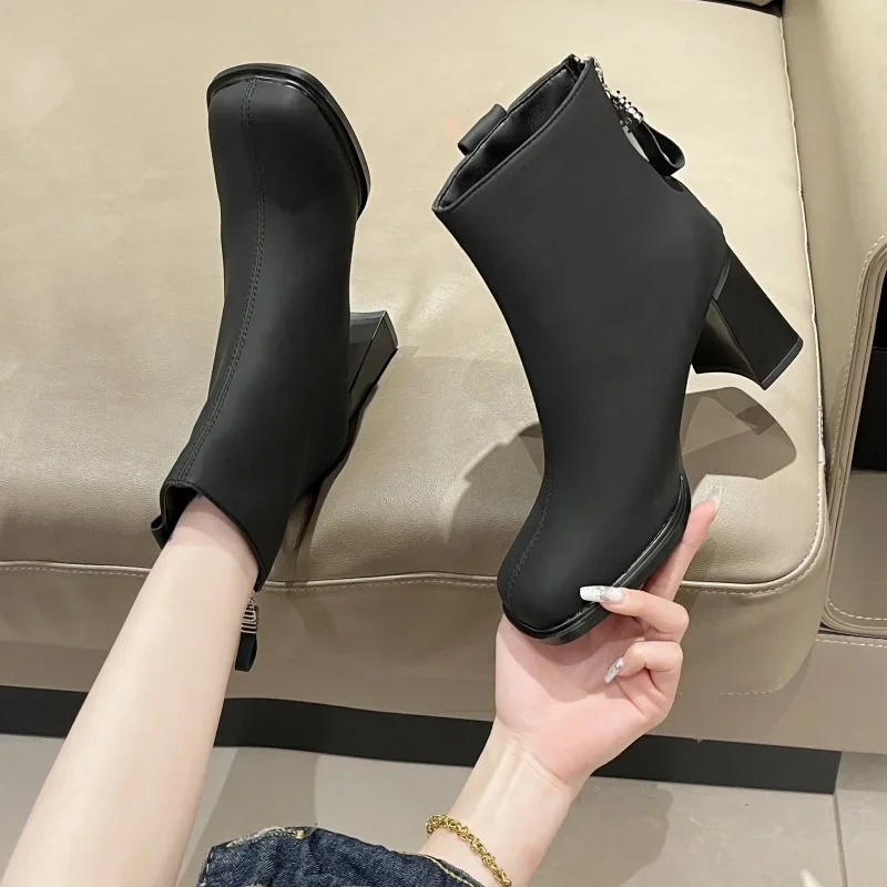 من المألوف ساحة تو مريحة وأنيقة أحذية نسائية عادية شتاء نمط جديد مزاجه أحذية عالية الكعب الحصان #4