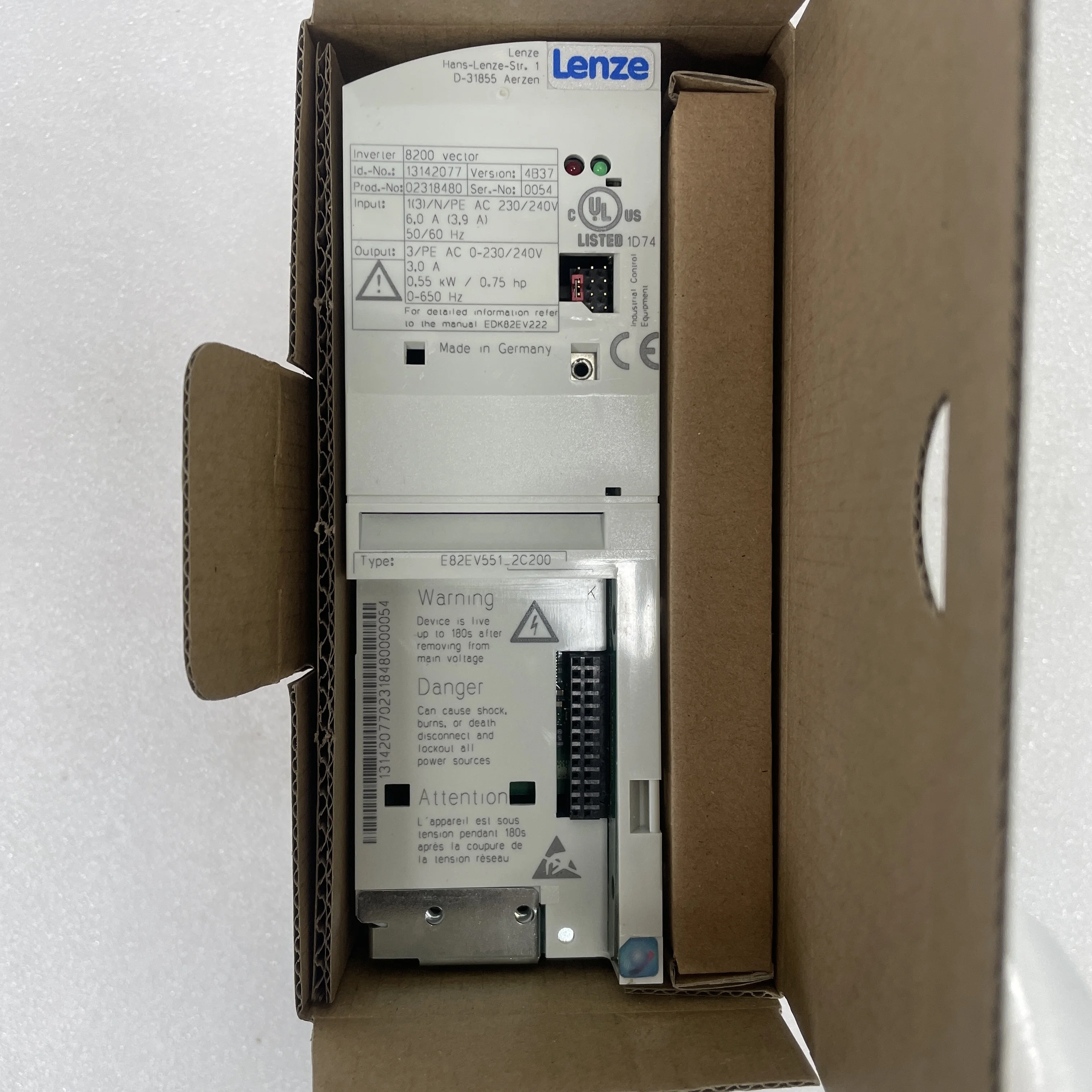 New Box LENZE E82EV551K2C200 Inverter Drive