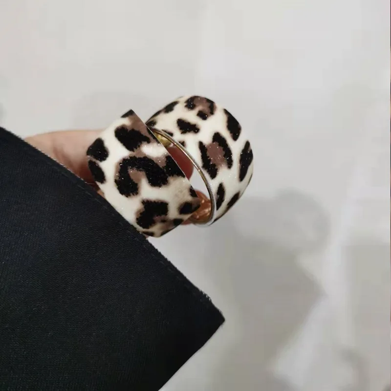 Korean Personality Resin Acrylic Hoop Earrings For Women New Fashion Leopard Print Earring Vacation Jewelry Daily Wearing Party