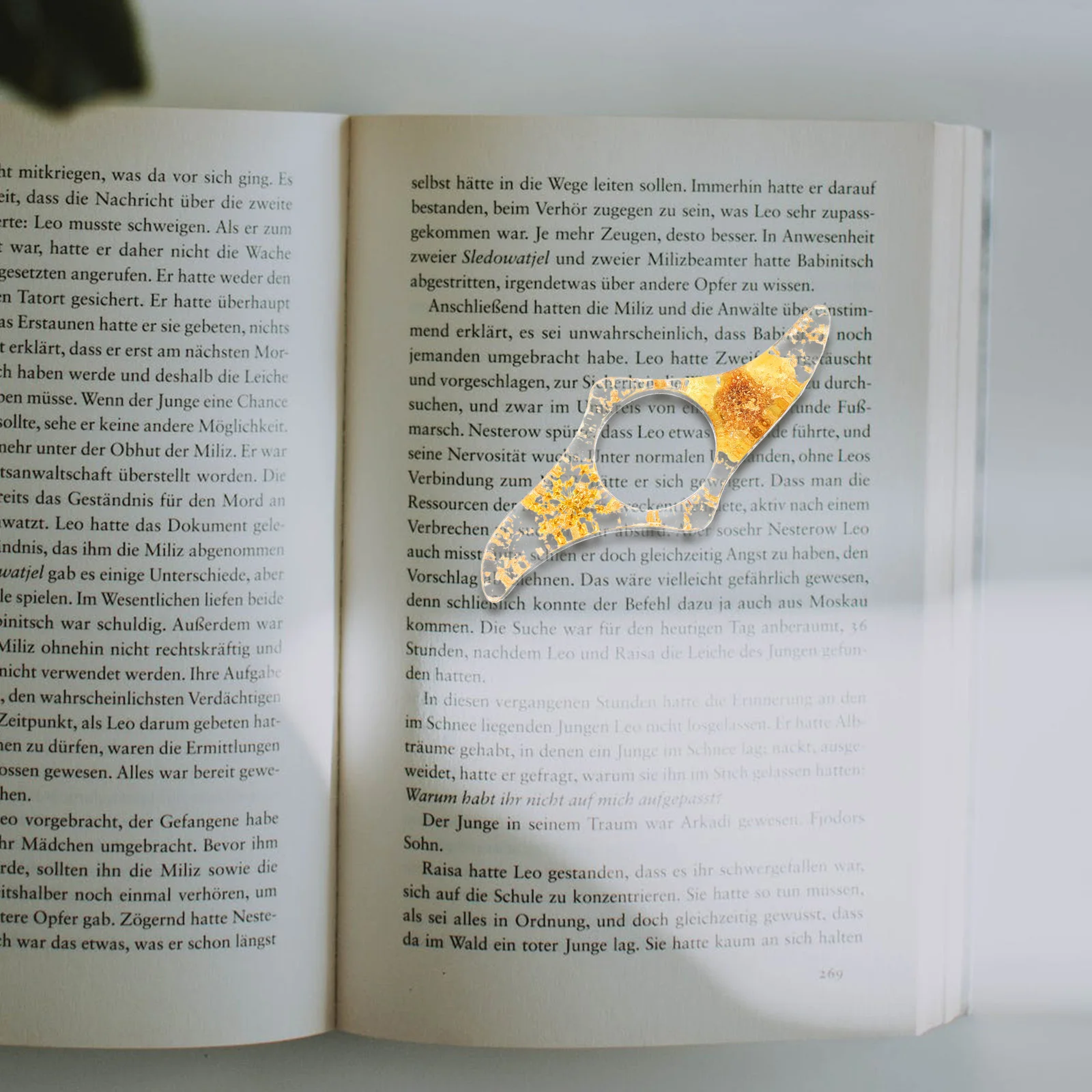 

Reading Holder Plastic Book Page Holder for Open Book Support Lightweight Page Spreader Ideal for Standing Sitting Or