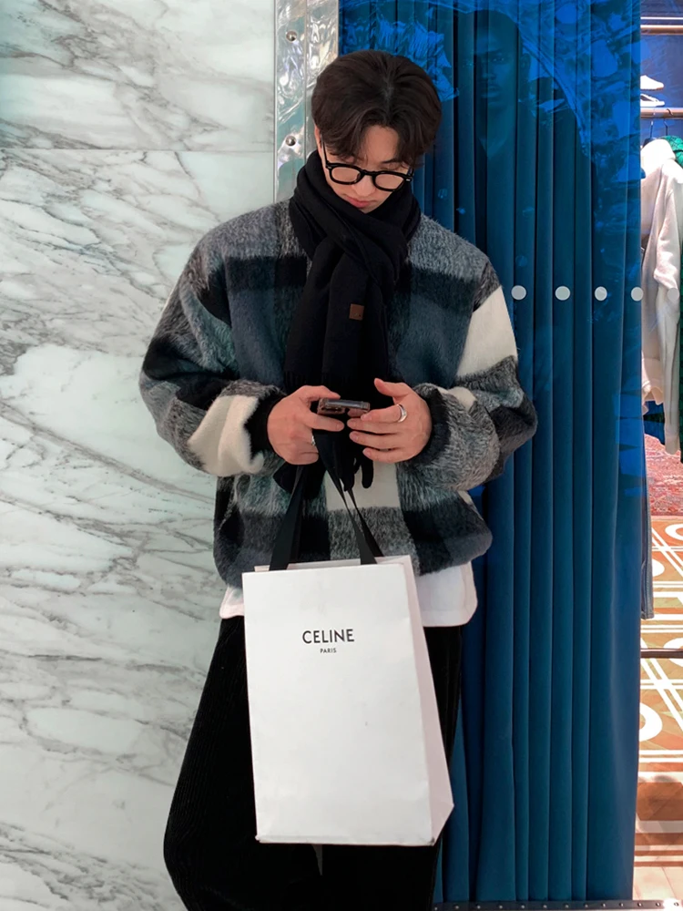 Syuhgfa-メンズモヘアニットルーズプルオーバー、カジュアルラウンドカラーセーター、チェック柄コントラクトカラー、メンズウィンタートップス、ニッチ、2024