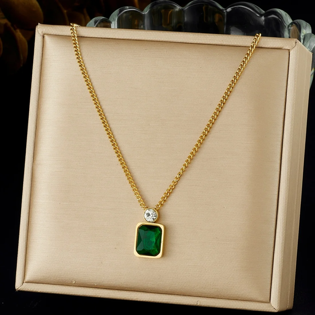 Edelstahl-Charm Weiße Runde Grüne Quadratische Zirkon-Anhänger-Halskette für Frauen Trendige Klassische Halskette Schmuck