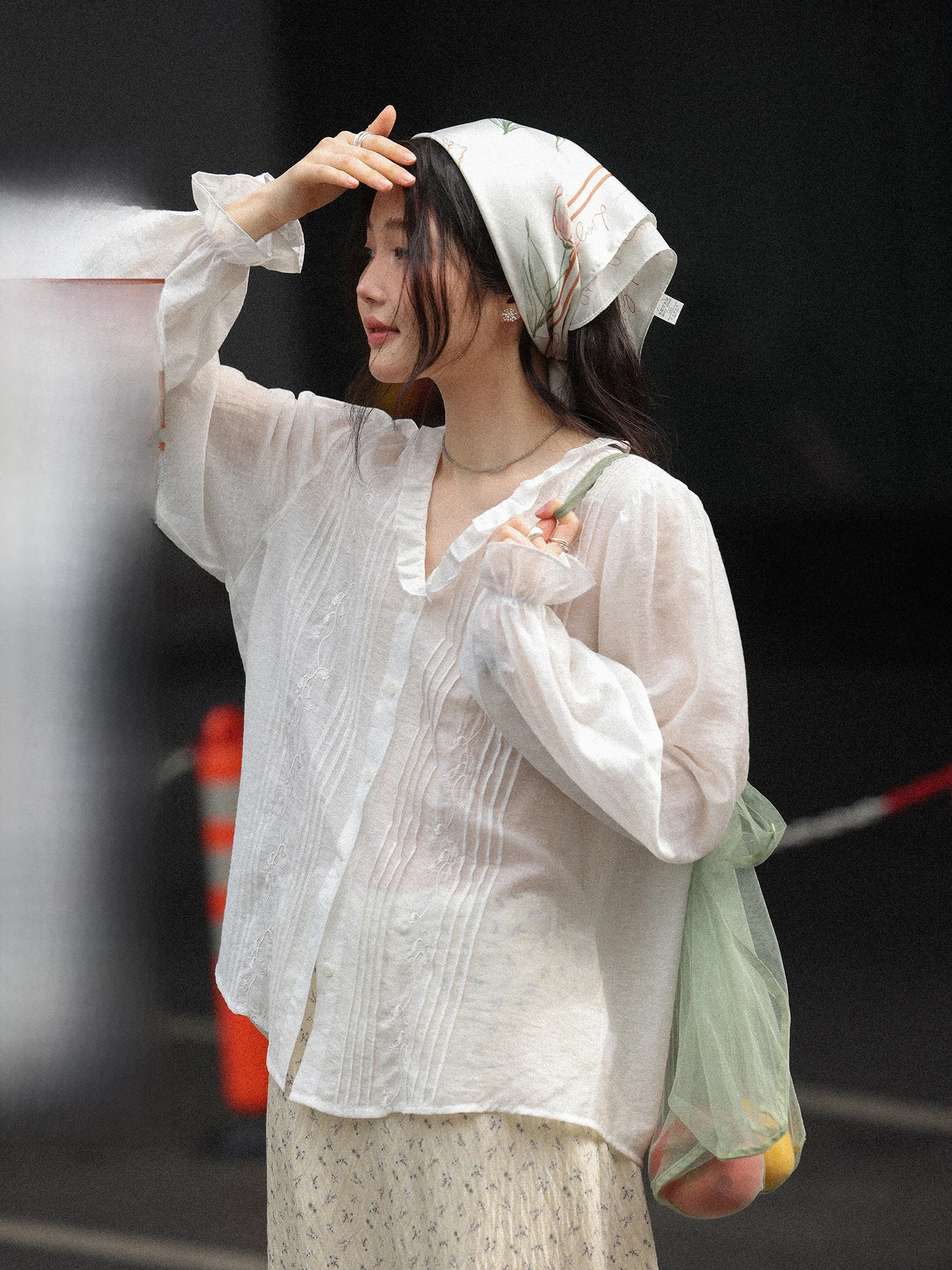 

Elegant V-neck Long Sleeve Women's Shirt Loose Fit Breathable Comfortable Korean Style Design Spring New Arrival White Shirt