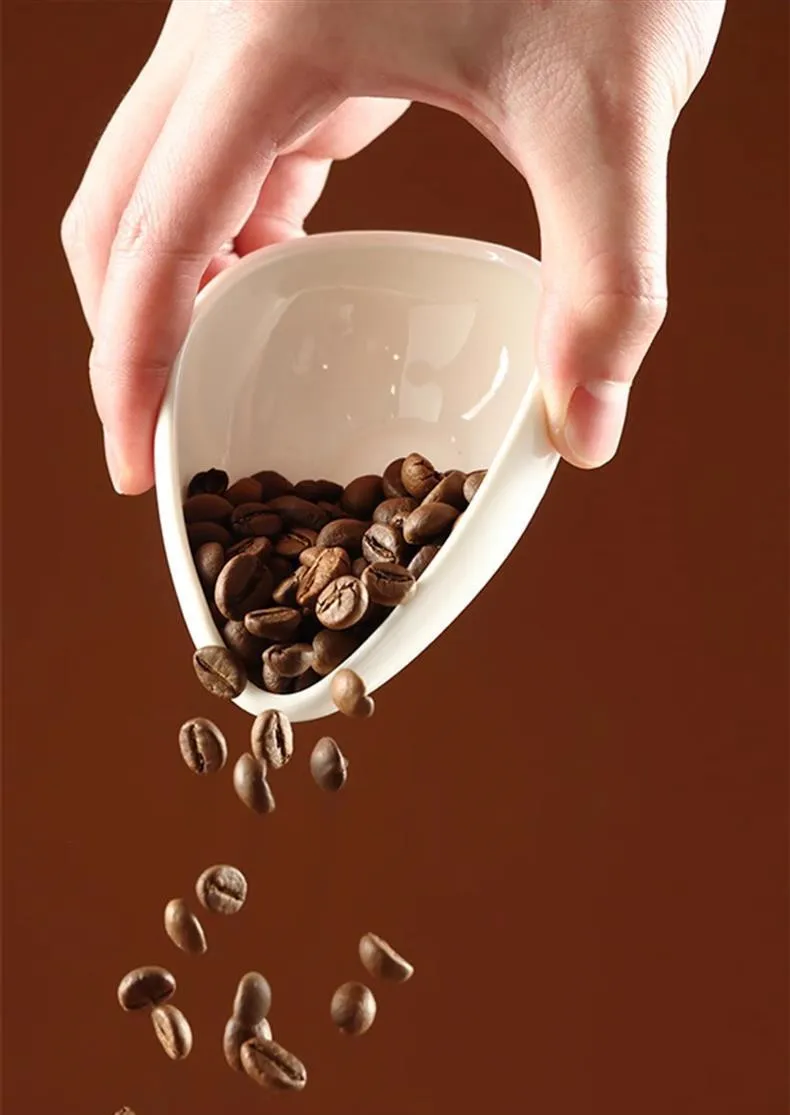 Ceramic Coffee Bean Dosing Tray, Triangular Coffee Bean Measuring Plate for Home Barista Coffee Weighing, Coffee Accessory