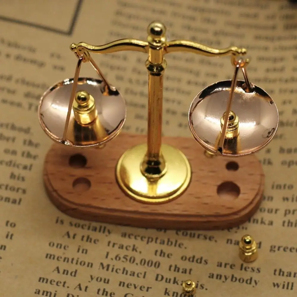 Modèle de balance antique de simulation, artisanat DIY, mini-modèle de balance, design traditionnel fait main, modèle de balance de la justice, accessoires pour maison miniature