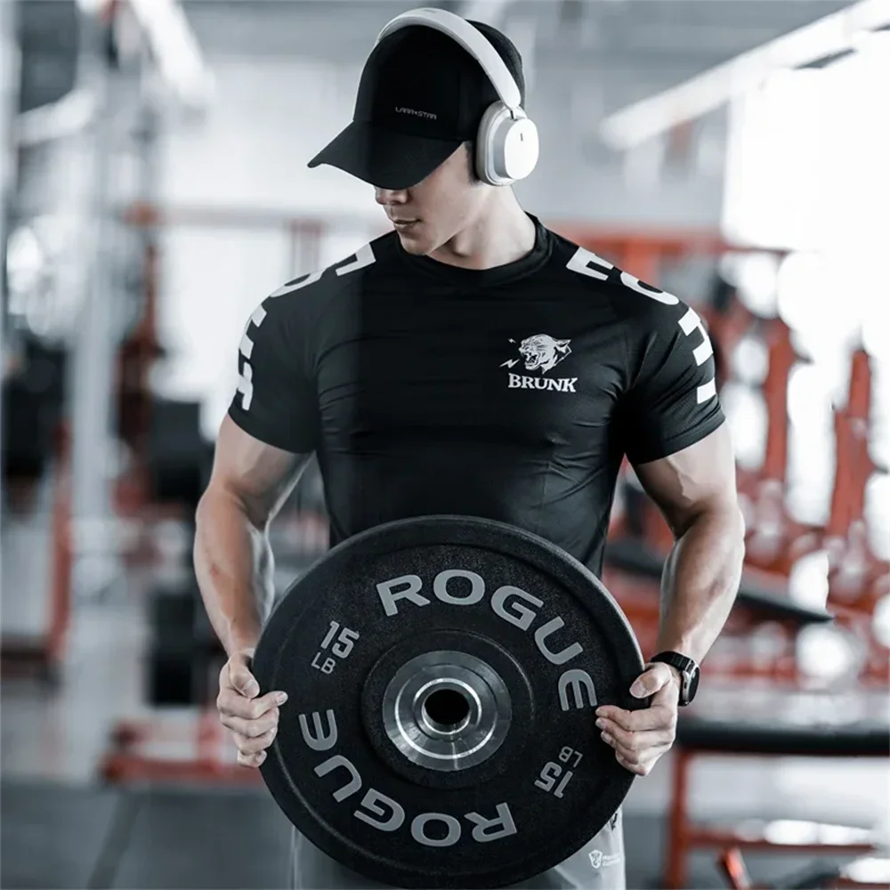 2025 Summer New Men's T-shirt Sports Leisure Running Fitness T-shirt Quick-Drying Breathable Elastic Training Short sleeve Top