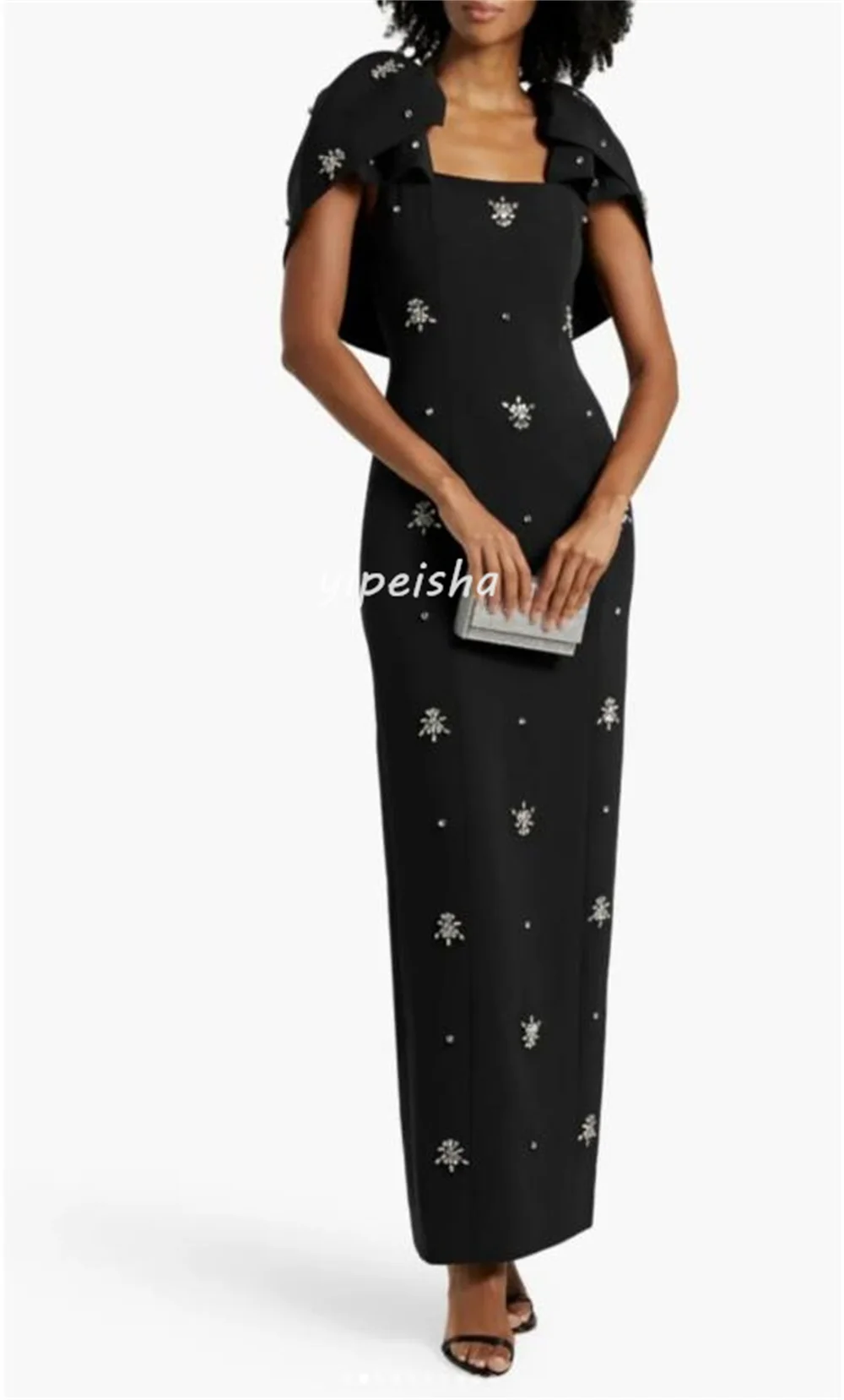 Szyte na miarę eleganckie, wysokiej jakości sukienki wieczorowe z plisami, zdobione dżetami, z prostym kwadratowym dekoltem, długie, dostępne rozmiary, klasyczne.