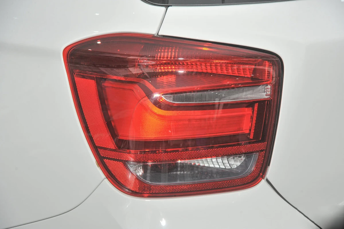 مناسبة لسيارات BMW 1 Series F20 ضوء خلفي خلفي 114i فرامل 116i سيارة خلفية 118i ذيل LED مقلوب