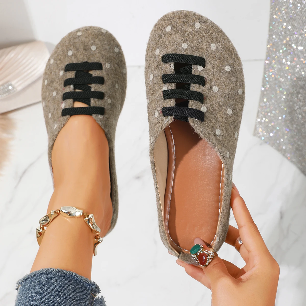 Spring and Autumn 2026 New Fashion Wave Decorative Casual Slippers Women's Plus Size Non-slip Comfortable Round Toe Flat Slipper