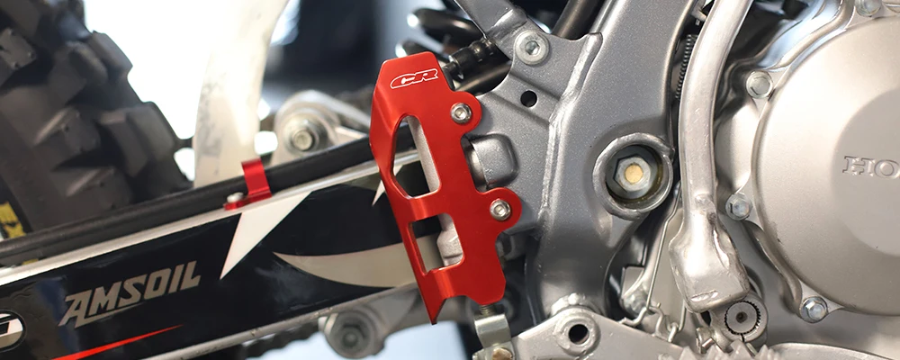 REAR BRAKE MASTER CYLINDER GUARD COVER PROTECTOR FOR HONDA CR250R - Foto 10