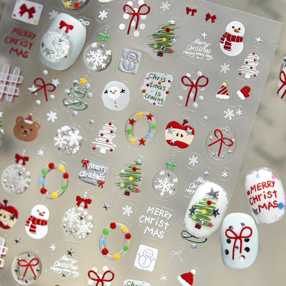 شجرة عيد الميلاد ندفة الثلج Bowknot إكليل التفاح البسكويت ثلج الزنجبيل رجل سانتا كلوز كريستال الشتاء مسمار الفن ملصقات مائي