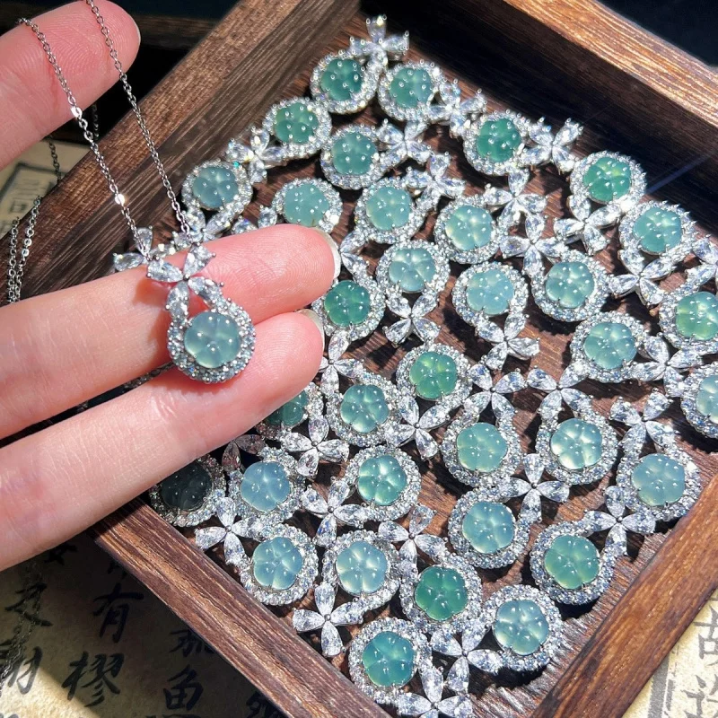 Fugitive Princess Natural Blue Jadeite Bow Necklace for Women, Niche Design, Light Luxury, High-end Floral Collarbone Chain