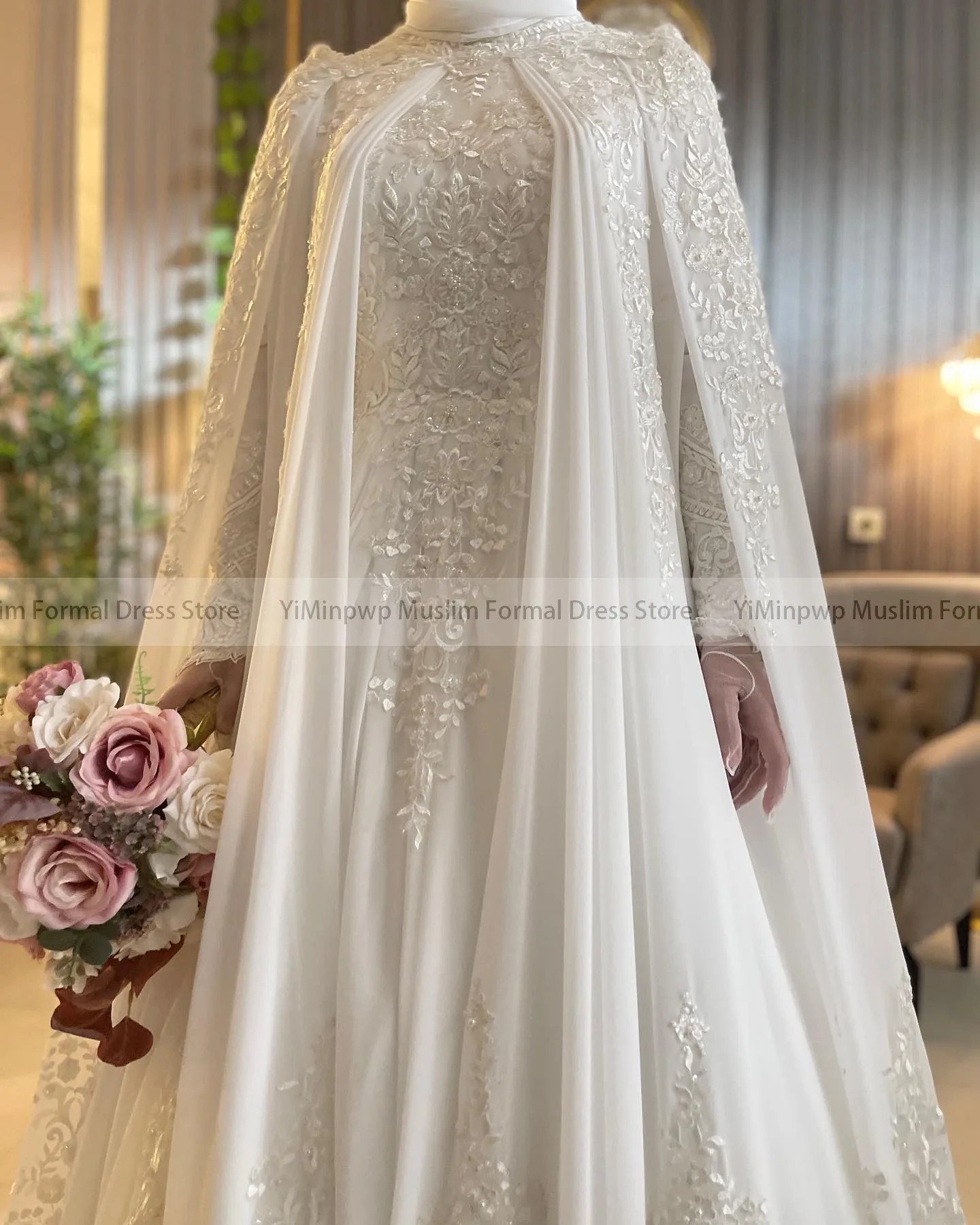 Robes de mariée en dentelle musulmane avec cape, hijab à col haut, manches longues, train de balayage, perles, patients de la mariée, quelles que soient les robes de mariée