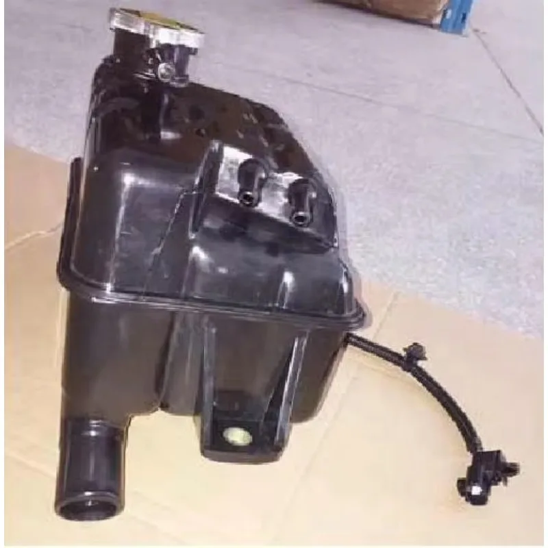 Truck Spare Parts S16F0-E0020 HINO700 Assistant Water Tank