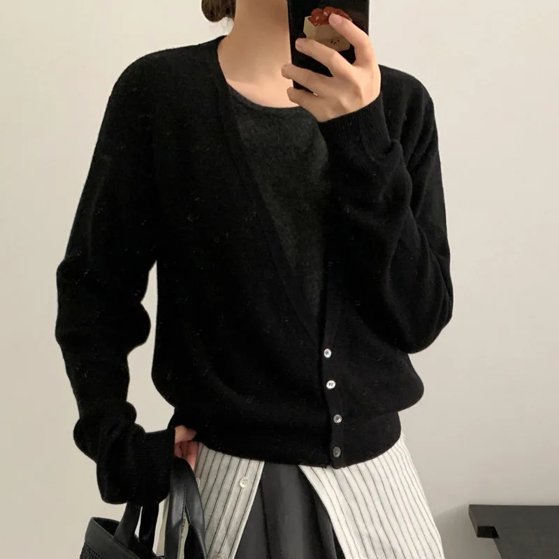 HKSH Autumn Winter New Women Sweater Pullover Color Block Fake Two-Piece Buttoned Elegant High Street Casual Knitted Top HK11566