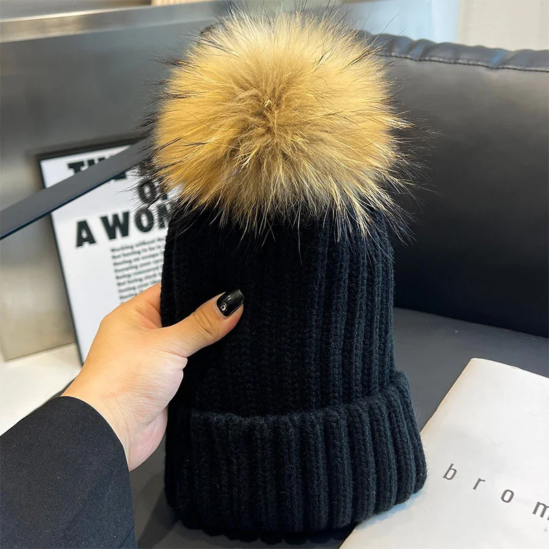 

Real Raccoon Fur ball Knitted Hat Women's Fox Hair Thick Warm Hat Casual Fashion Korean Version Large Size Ear Protection Hat