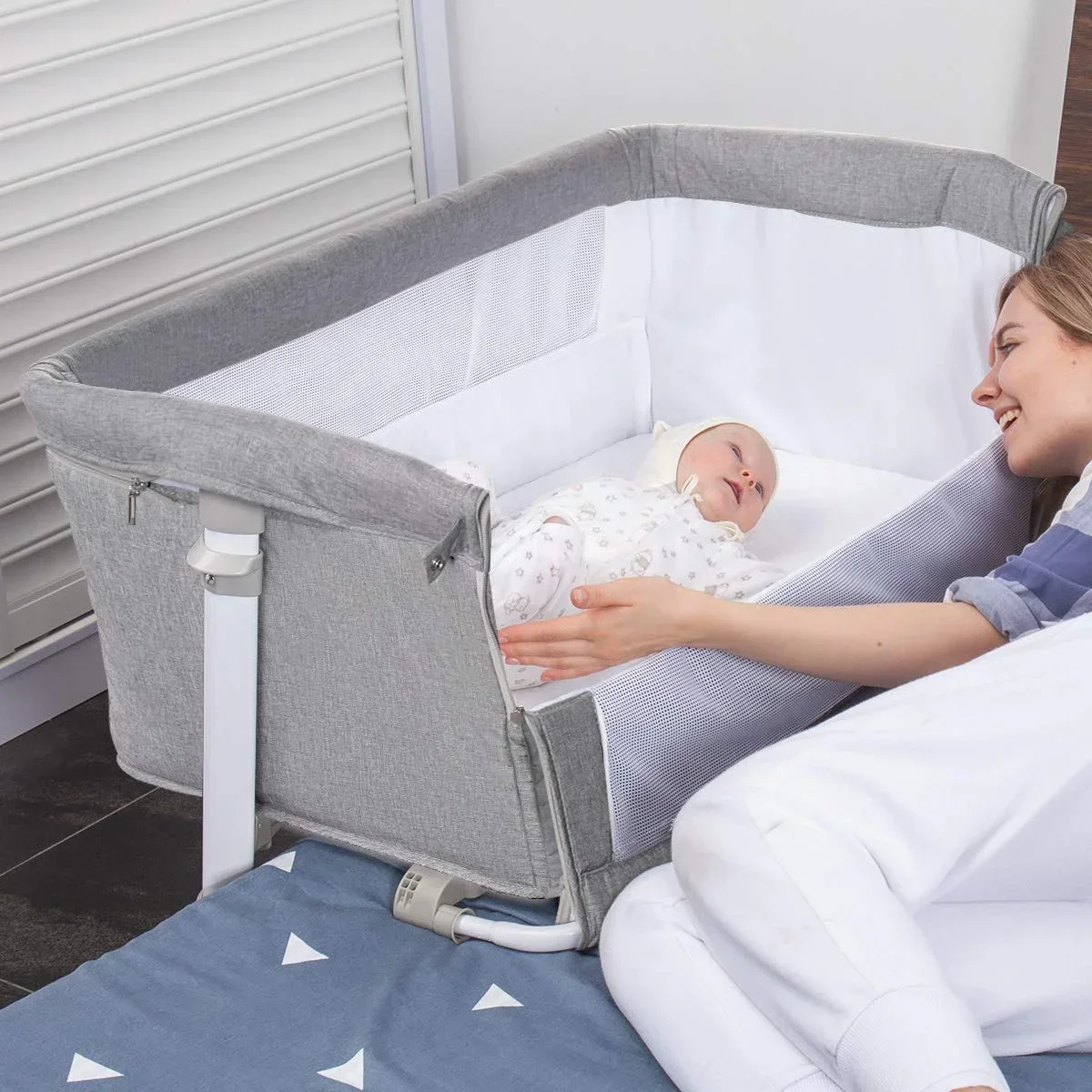 Hot sale foldable cradle baby crib in bed bassinet newborn bedside baby cot co sleeper