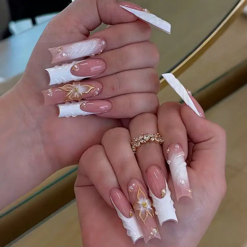 24 autocollants pour ongles 3D luxueux en platine gravé de motifs floraux - style luxueux - extrêmement attrayants