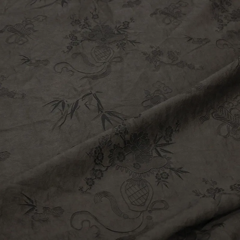 Traditional plant-dyed mud-dyed heavy-weight silk and wool jacquard fabric methods for new Chinese-style clothing