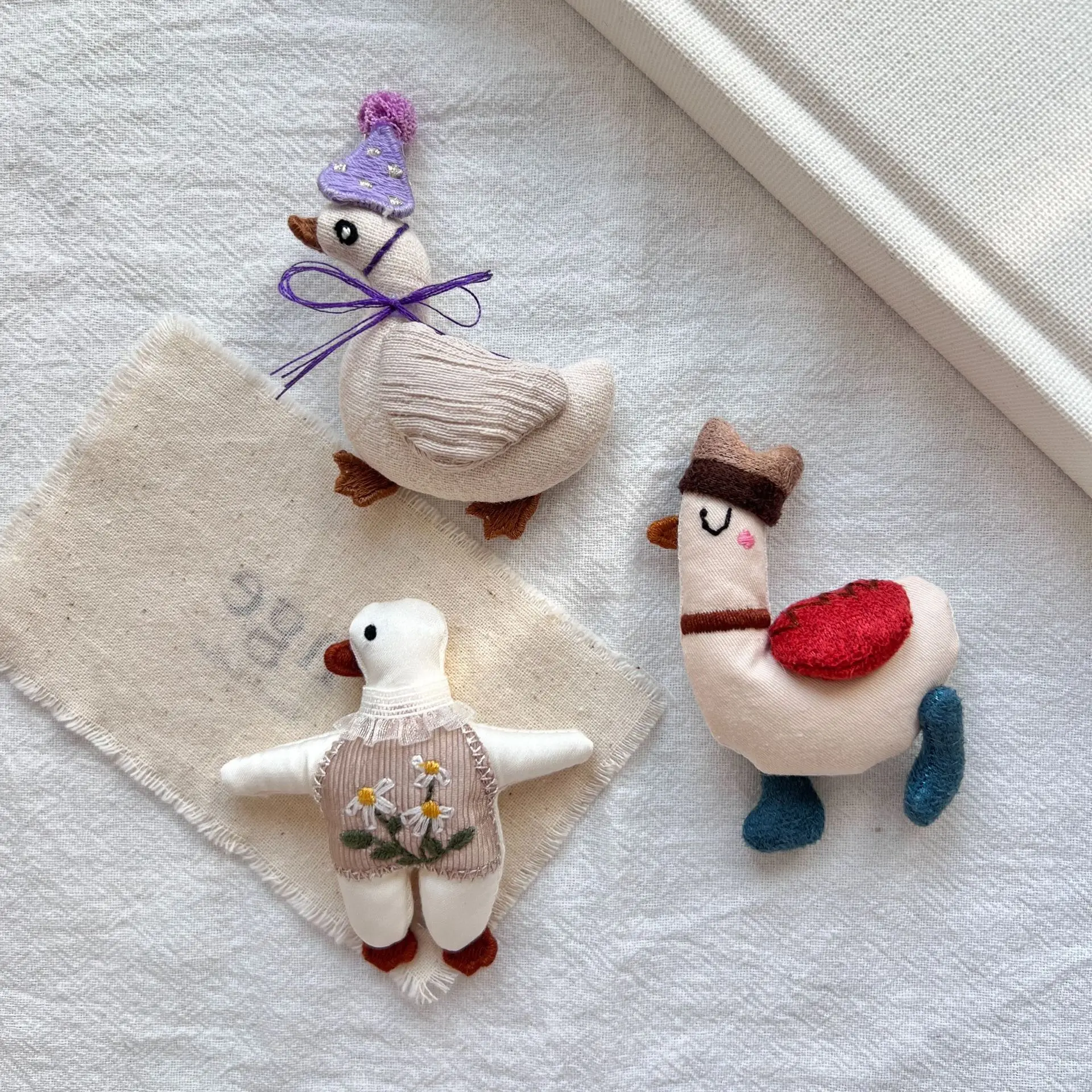 

Premium Stuffed Duck Brooch Pin for DIY Garment Embellishment Soft Lightweight Cute Versatile Craft