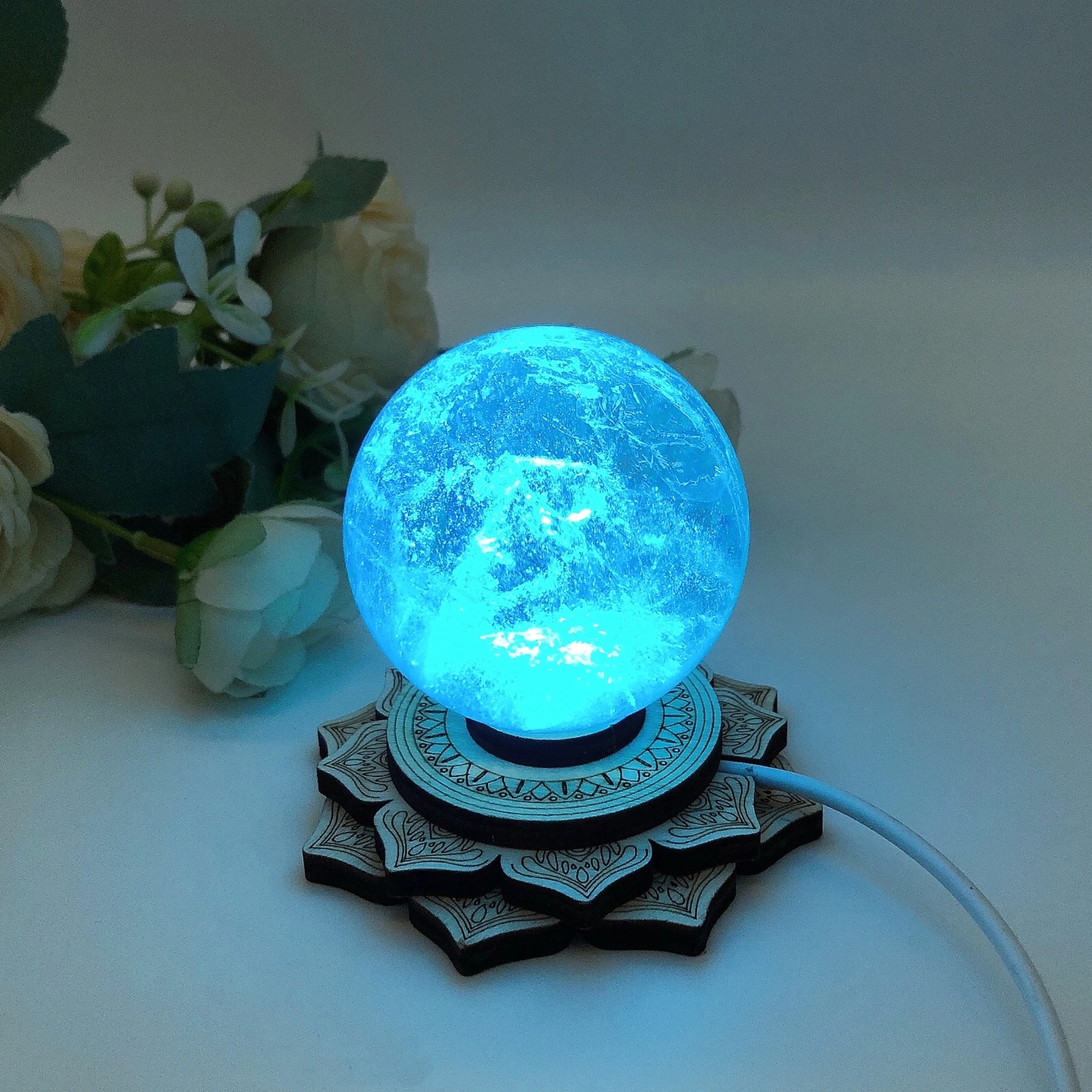 Lampka nocna Lotus Tower Drewniana bransoletka Kula Stojak Uchwyt LED 3D Kryształowa kula Podstawa Home Decor