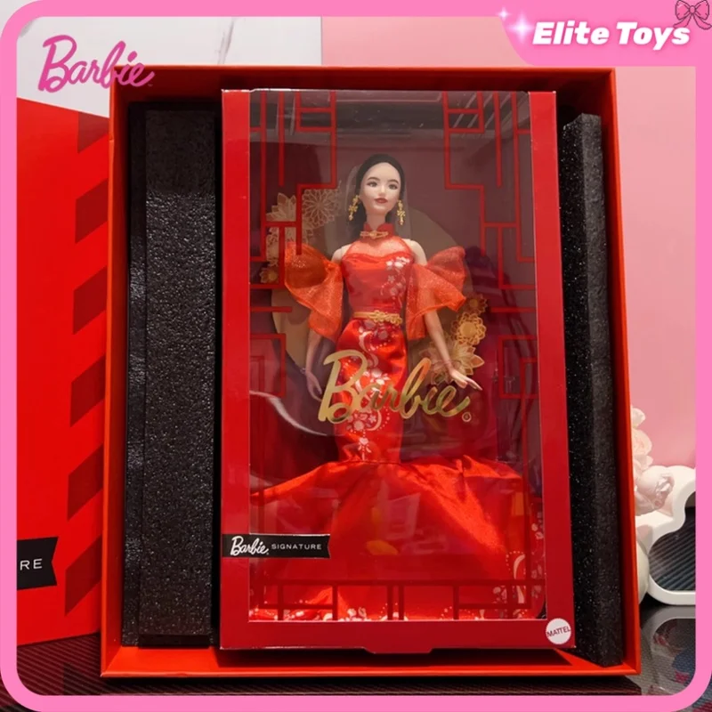 

Кукла Барби, новогодняя ограниченная серия, платье Ципао в китайском стиле с принтами цветов сливы, золотые аксессуары, игрушка, коллекционная игрушка для девочек, подарок