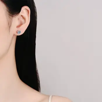 8 最佳銷售 莫桑石螺絲耳釘 - №3