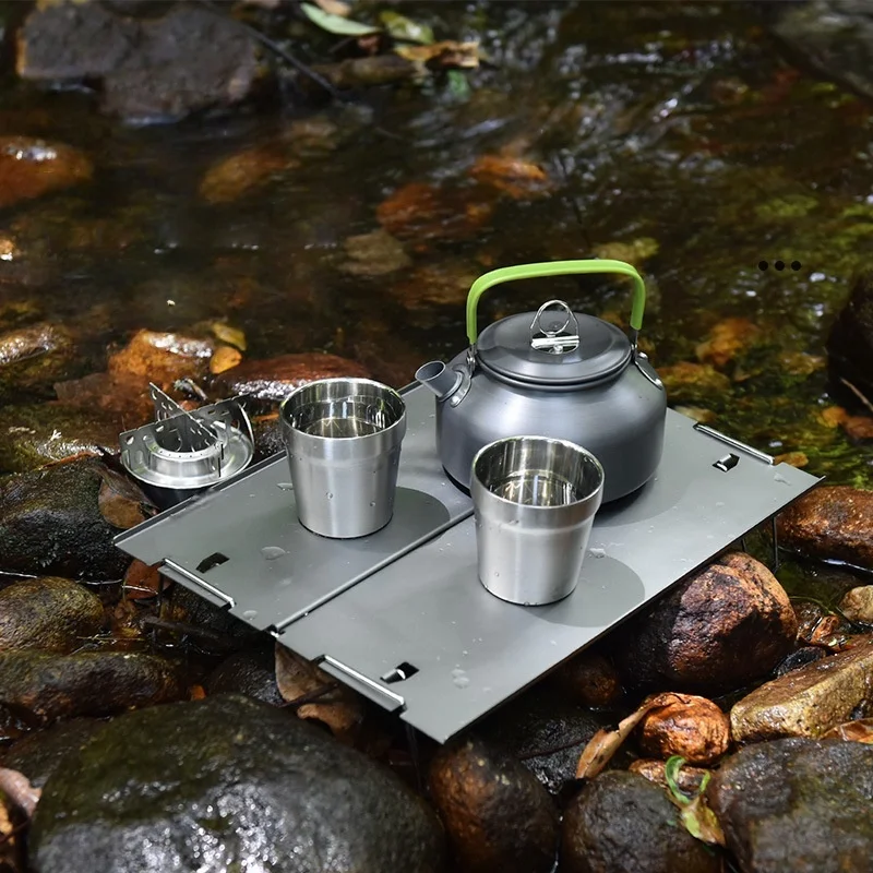 Ultraleichter Mini-Campingtisch aus Aluminiumlegierung, tragbarer klappbarer Outdoor-Tisch für Picknick, Grillen, Wandern, Rucksackreisen, leichtgewichtig.