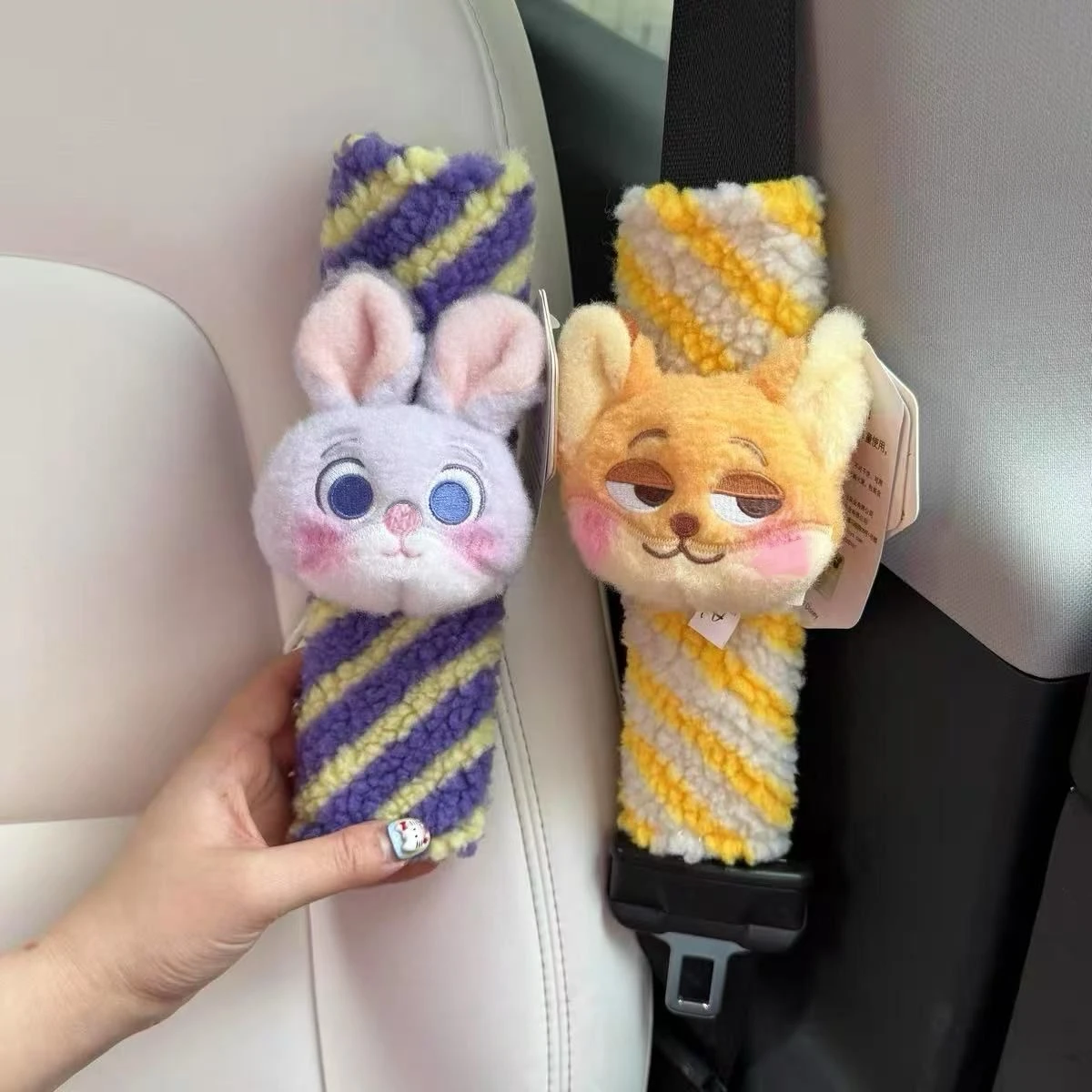 

Новые накладки на ремни безопасности Zootopia: милые мультяшные чехлы для плеч Джуди и Ника, мягкие и удобные аксессуары для салона автомобиля