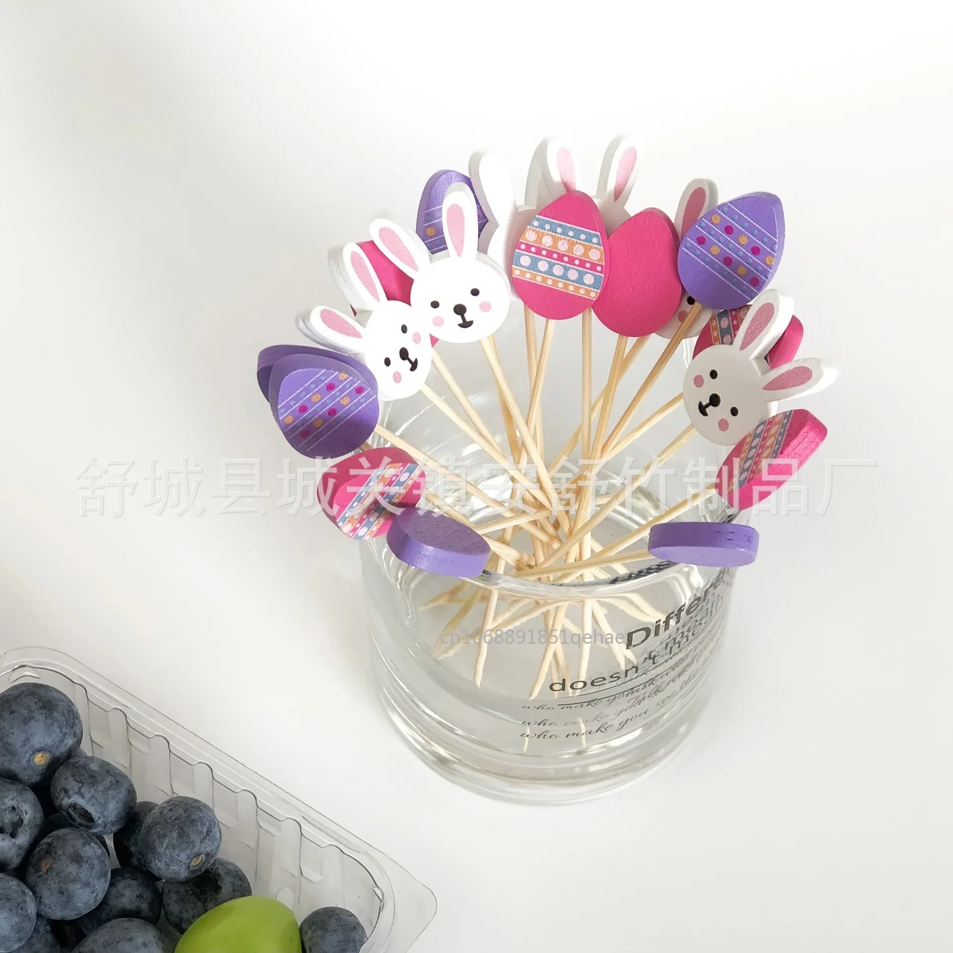 100PCS/Pack Easter Bunny Eggs Toothpicks Natural Bamboo Cocktail Picks for Cake Dessert Food Fruit Easter Party Decorations